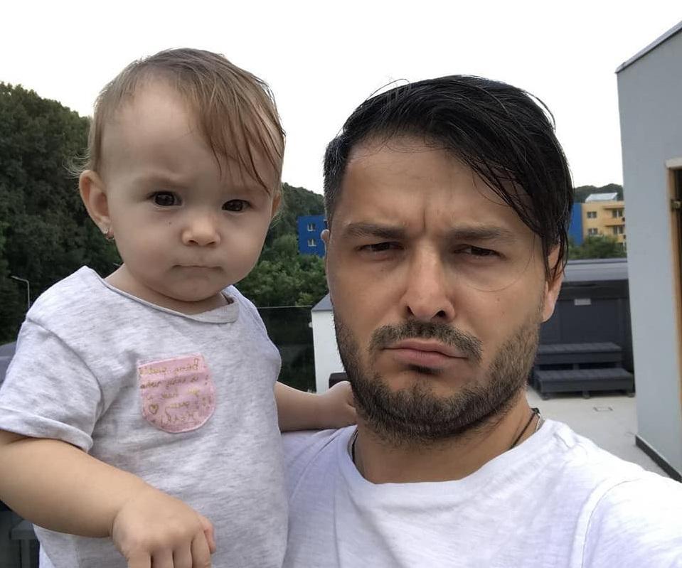 Liviu V&acirc;rciu, moment extrem de tandru alături de mezina lui, care a &icirc;mplinit un an. &bdquo;M-ai făcut&hellip;&rdquo; &ndash; FOTO, VIDEO