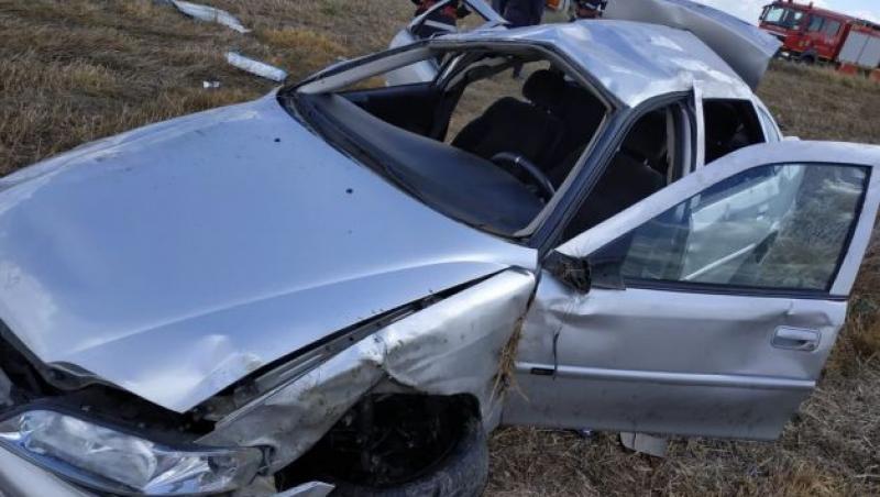 Accident spectaculos în Teleorman! Cum arată mașina după ce a ieșit de pe șosea, s-a răsturnat de două ori și a revenit pe roți