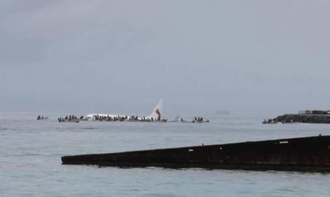 Imaginile fac înconjurul lumii! Avion cu zeci de pasageri la bord, prăbușit în Ocean