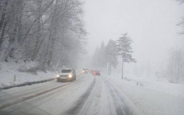 ANM: Ninsori abundente &icirc;n weekend! Stratul de zăpadă va depăși jumătate de metru