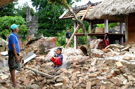 Tragedie în Indonezia! Bilanțul cutremurului urmat de tsunami a ajuns la 384 de MORȚI și alte sute de răniți