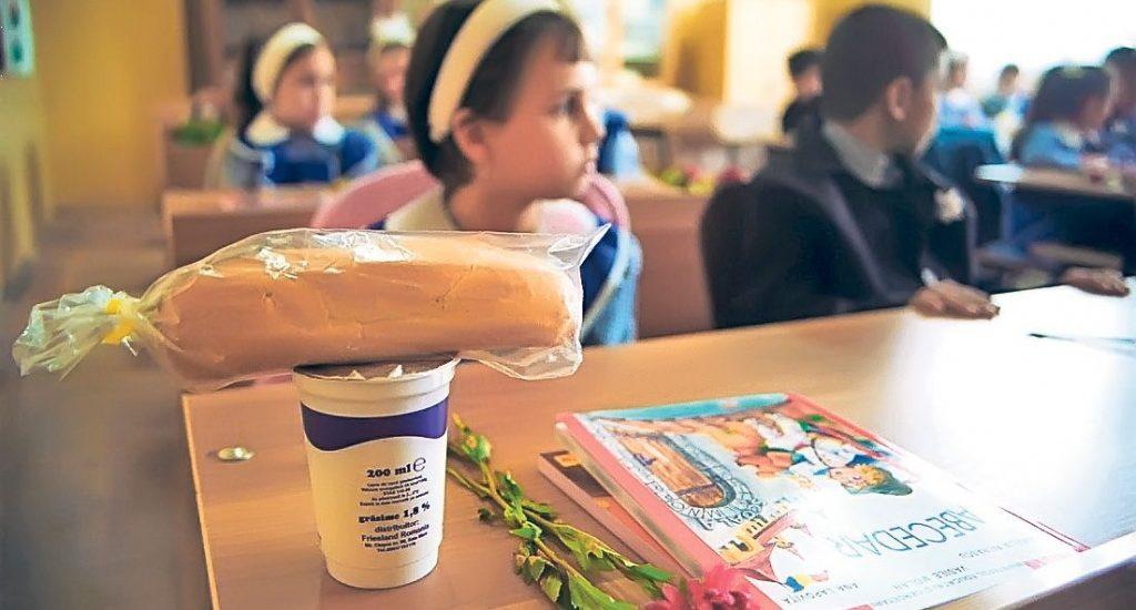 AN ȘCOLAR 2018 - 2019. Ce se va &icirc;nt&acirc;mpla cu programul Lapte și corn