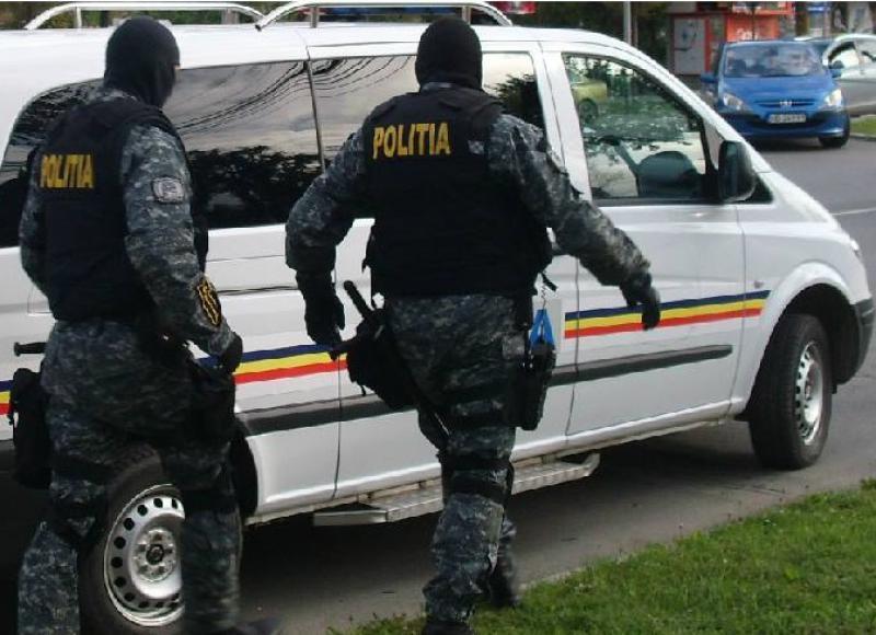 Jaf mascat, focuri de armă și-o urmărire ca-n filme, la Timișoara. Ce-au vrut să fure cei 4 hoți