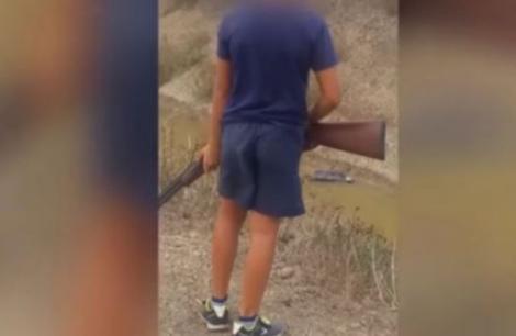 Momente dureroase într-un Parc Național după ce un copil de nouă ani împușcă animale pe cale de dispariție. Video
