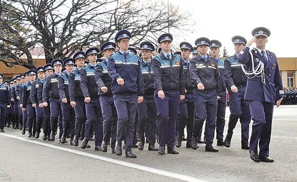 Admitere Poliție 2019. A &icirc;nceput perioada de &icirc;nscrieri pentru admiterea &icirc;n școlile de poliție. C&acirc;te locuri au fost scoase și ce documente sunt necesare