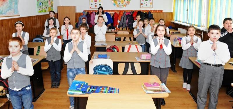 Ministrul Educației schimbă regulile pentru ora de religie! Sute de mii de elevi trebuie să știe acest lucru