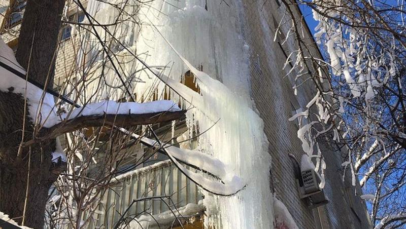 Iarna a înghițit complet un oraș! Autoritățile sunt complet depășite de situație - FOTO, VIDEO