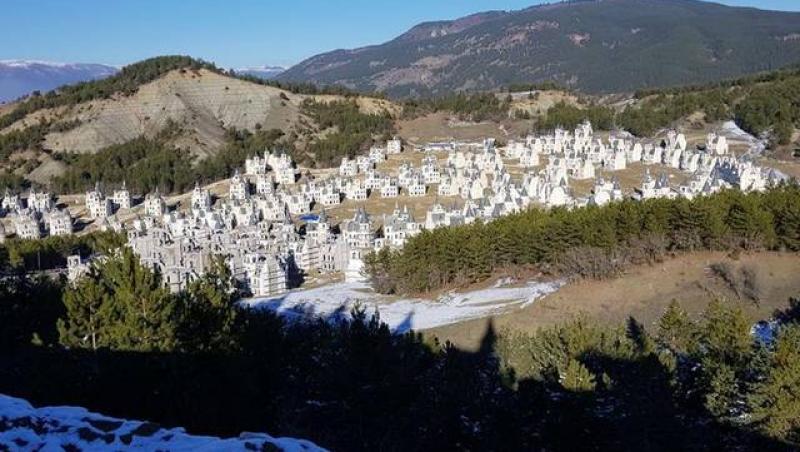 Peste 700 de mici castele de basm sunt abandonate în Turcia! Motivul îți va da fiori pe șira spinării! - GALERIE FOTO