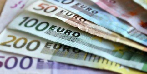 Veste excelentă! Românii care locuiesc de mai mulți ani în Italia ar putea primi bani de la stat: 780 de euro pe lună