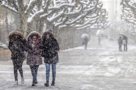 Un nou val de ninsori în București! Când va mai ninge în Capitală