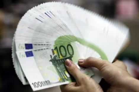 Salarii de mii de euro pentru români! Unde se fac angajări pentru acești bani, din luna mai