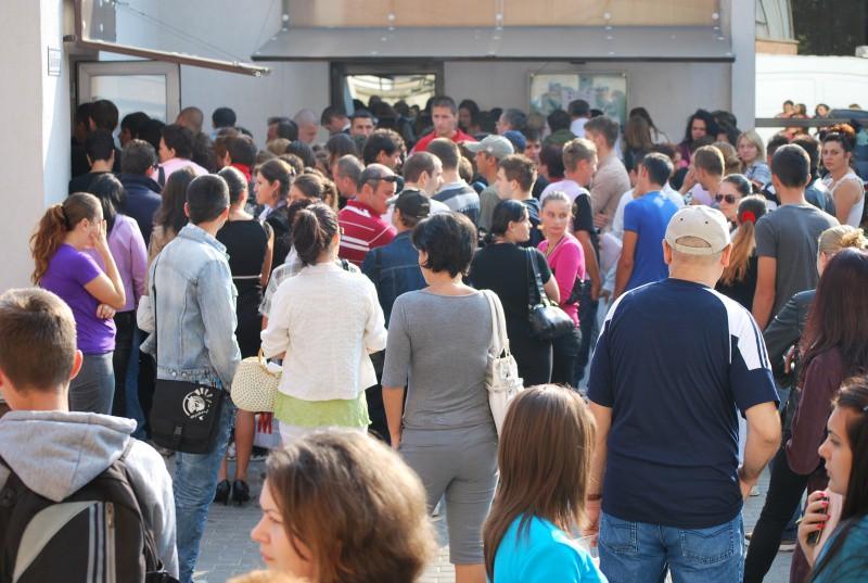 Avertisment apocaliptic. Peste 100.000 de locuri de muncă urmează să dispară din luna mai!