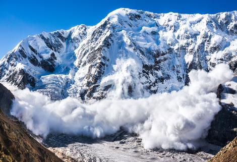 Salvamontiștii, avertisment de ultimă oră: ”Risc mare de avalanșe la munte!” Pericolul e iminent!
