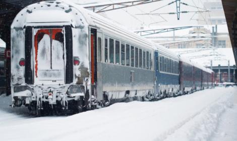 Haos pe calea ferată, din cauza vremii! Trenul Arad-București are o întârziere de 250 de minute