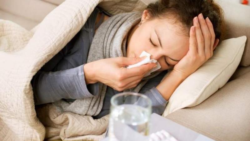 România, în prag de epidemie de gripă! Ministrul Sănătății, anunț de ultimă oră:”Marți decidem!” Ce le recomandă celor care prezintă simptome!