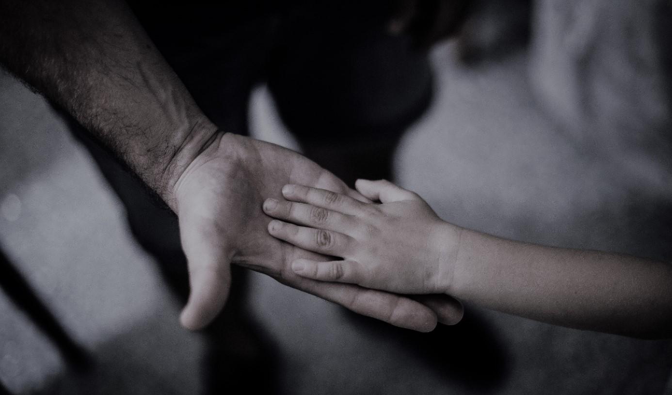 &bdquo;Tati vă iubeşte. Iertaţi-mă pentru tot.&rdquo; Ultimele cuvinte ale unui suflet chinuit. De ce a ales un tată moartea &icirc;n locul copiilor