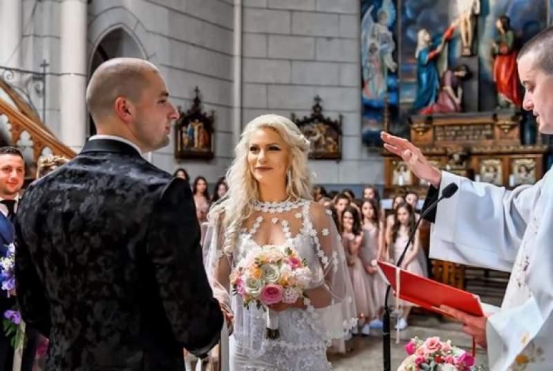 Cum a ajuns Hannelore de la "Insula iubirii" &icirc;n depresie. S-a &icirc;nt&acirc;mplat fix &icirc;n ziua nunții cu Bogdan