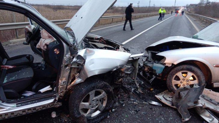Accident rutier grav cu cinci victime, joi dimineața pe DN 1. Traficul e blocat! Autoritățile de la descarcerare au intervenit de urgență