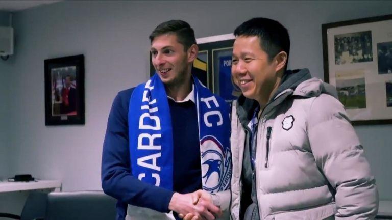 Emiliano Sala &bdquo;a apărut&rdquo; la Cardiff! Fanii echipei galeze au izbucnit &icirc;n lacrimi c&acirc;nd au văzut!