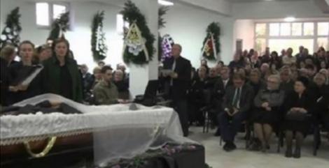 Familia o pregătea pentru înmormântare pe bătrâna "înviată" din Vrancea. S-au panicat când au văzut că deschide ochii