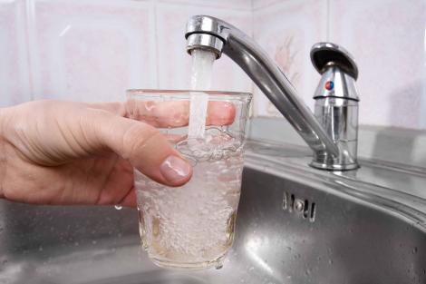Ministerul Sănătății. Apa robinet din București nu trebuie băută sau utilizată la gătit până când?