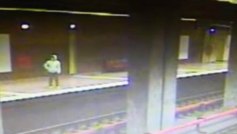 Imagini tulburătoare! Momentul sinuciderii de la stația de metrou Apărătorii Patriei, surprins de camerele de supraveghere - VIDEO