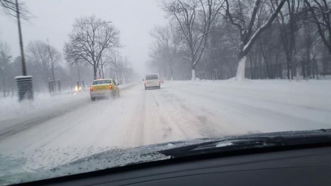 Ninsori &icirc;n Rom&acirc;nia, &icirc;n ultimele ore! Care este starea drumurilor! Autoritățile au făcut anunțul