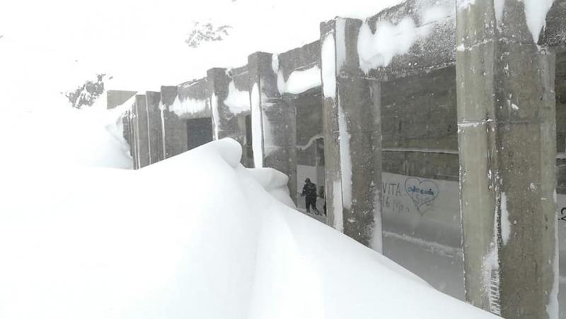 VIDEO. Imaginile sunt spectaculoase! Aproape doi metri, cel mai mare strat de zăpadă din România