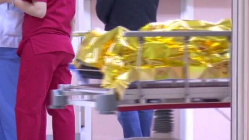 Caz SCANDALOS la un spital din Ploiești! Un pacient operat pe creier a murit după ce a fost scăpat în cap, de pe targă - VIDEO