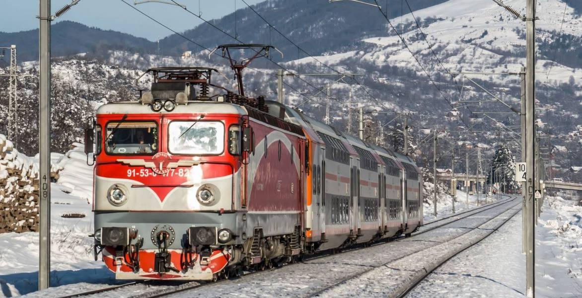 Trenurile Zăpezii 2019. De astăzi &icirc;ncep reducerile la biletele de tren spre stațiunile montane