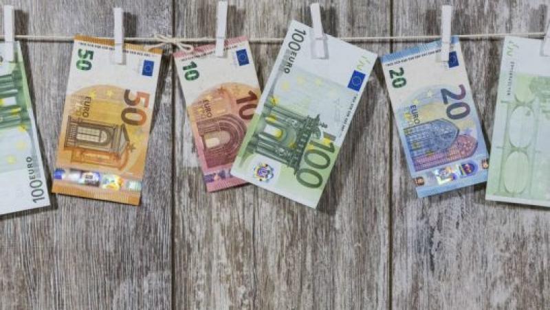 BNR Curs valutar 11 octombrie 2019. Cât se scumpesc astăzi euro și dolarul