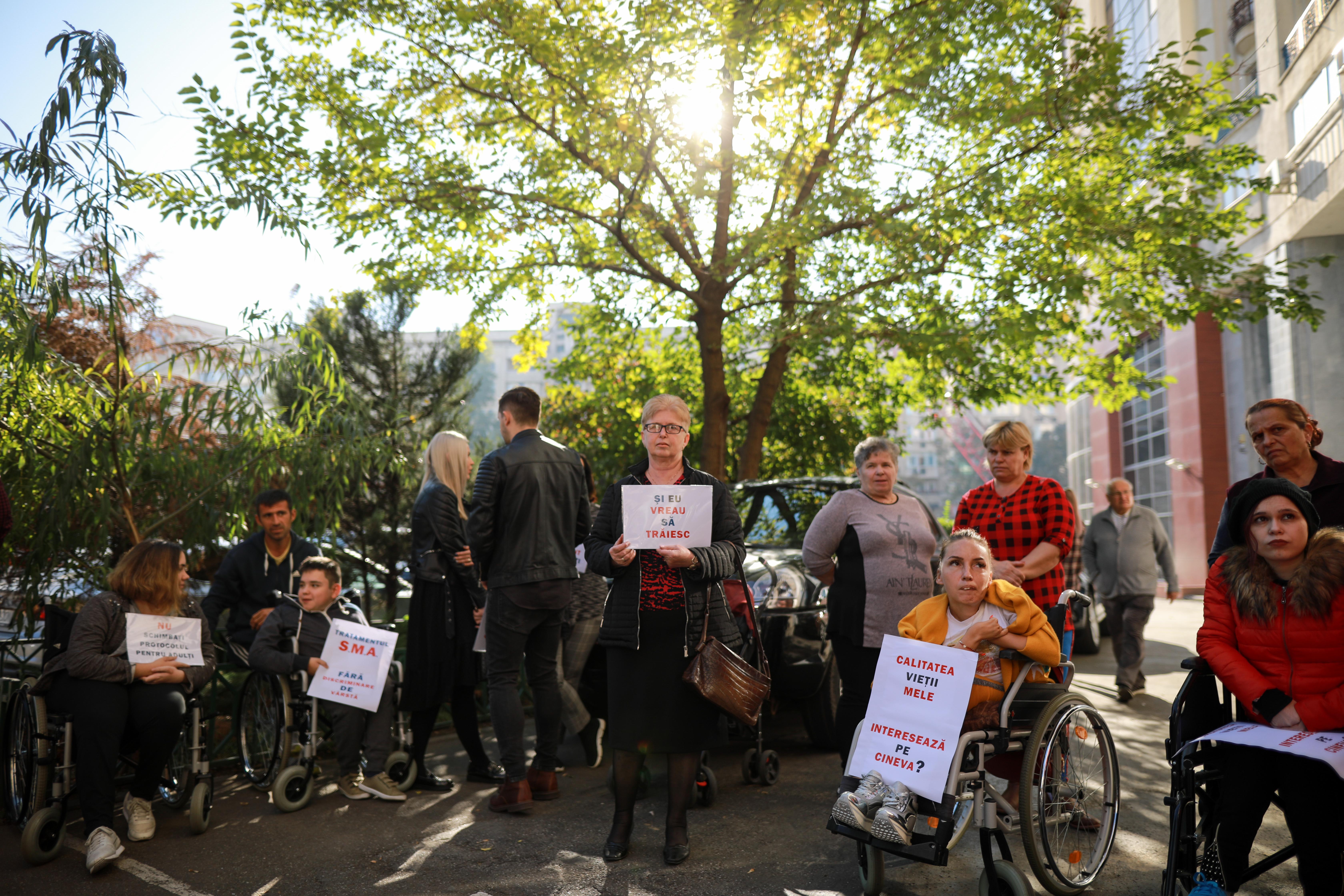 CNAS, după protestul pacienţilor cu amiotrofie musculară spinală: P&acirc;nă la finalul lunii, se vor elabora criteriile de prioritizare a bolnavilor; 67 de pacienţi beneficiază &icirc;n prezent de tratament, alţii 77 neav&acirc;nd acces la medicaţie decontată