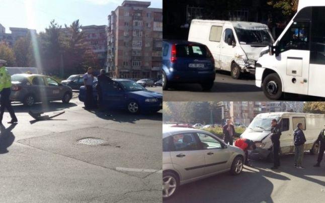 VIDEO/ Dezastru pe stradă! A făcut slalom printre mașini și a lovit tot ce avea &icirc;n cale