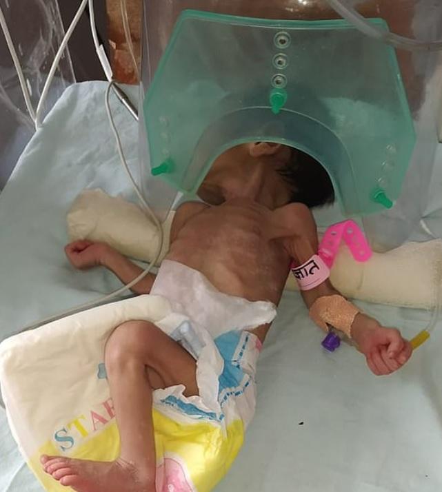 O fetiță nou-născută, găsită vie după ce a fost &icirc;ngropată la 90 de centimetri sub păm&acirc;nt! Omul care a salvat-o, hotăr&acirc;t să o adopte: &rdquo;Ne dorim să devină fiica noastră!&rdquo;