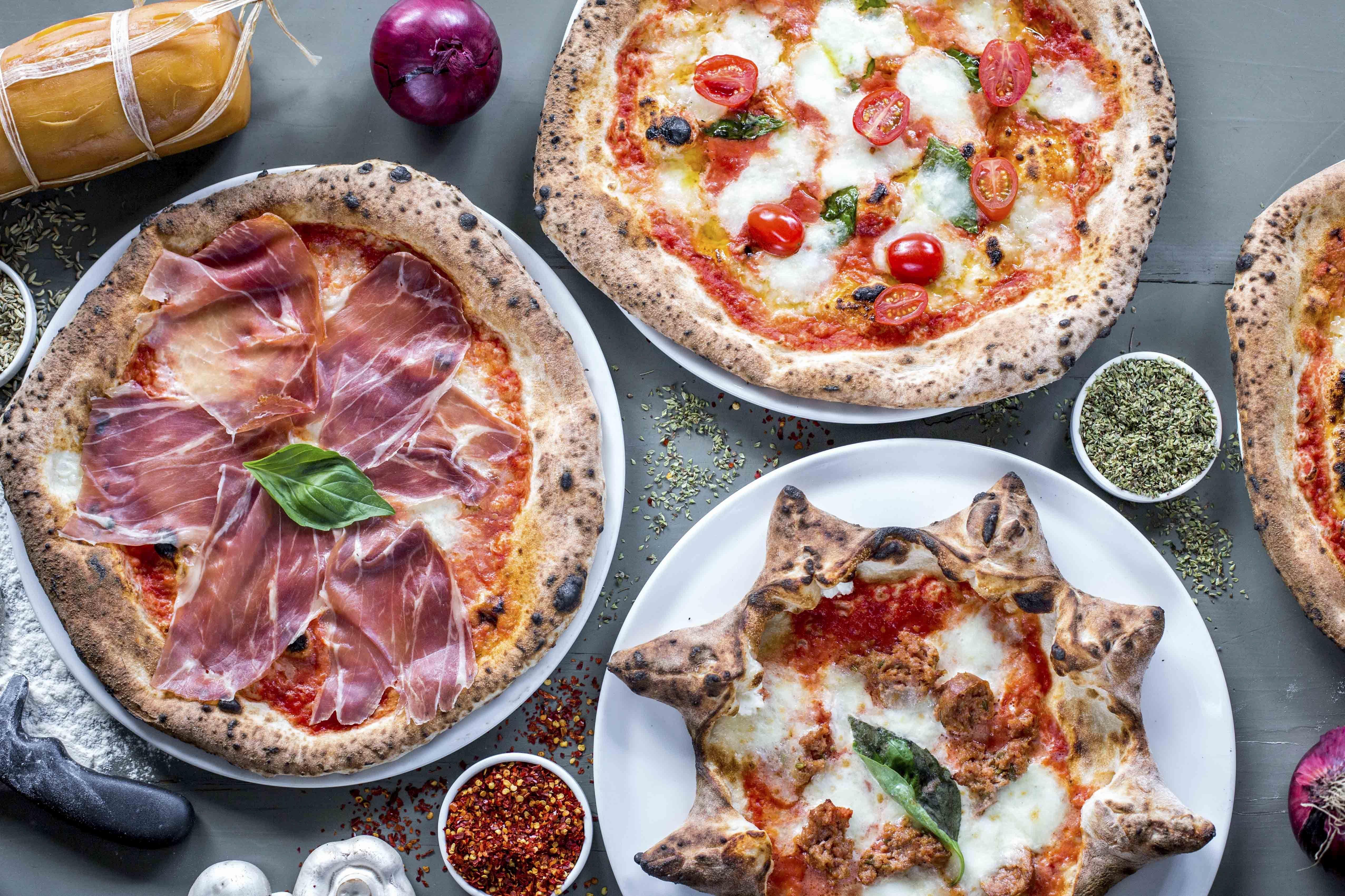 RAPORT: Una din 20 de comenzi online de m&acirc;ncare este livrată studenţilor. Suma medie pe care o plătesc studenţii pentru o comandă este de circa 48 lei