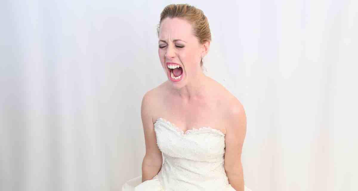 Mireasă scoasă din minți la propria nuntă: cum a reacționat c&acirc;nd a primit un cadou ieftin! Toți au fost șocați!