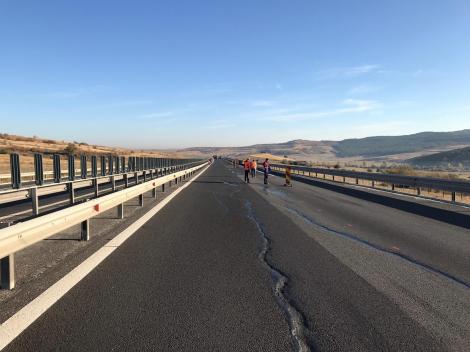 Sibiu: Au început lucrările de punere în siguranţă în zona tasării apărute pe Autostrada A1, sensul Sibiu - Sebeş