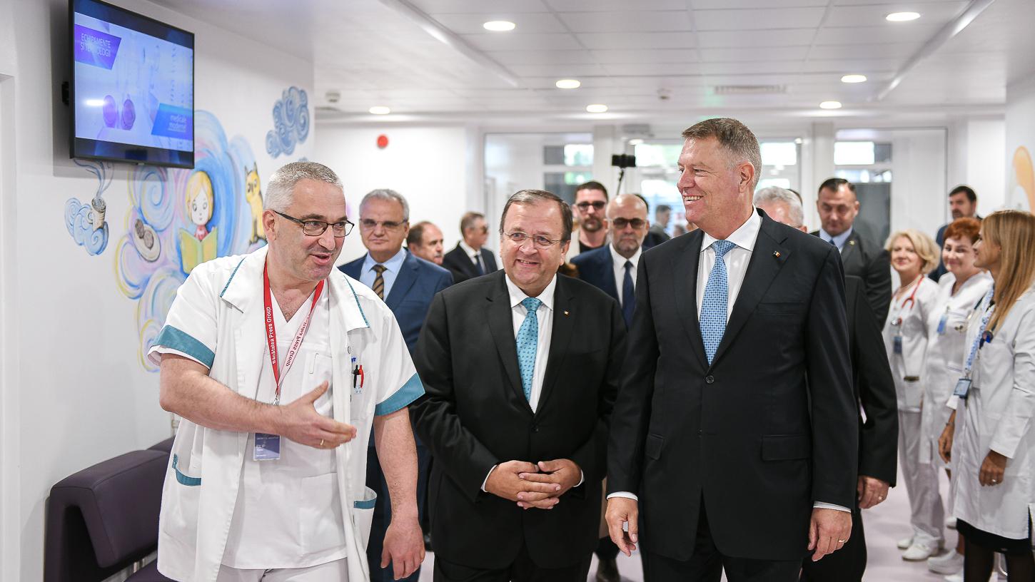 Iohannis, la inaugurarea Ambulatoriului Spitalului Suceava: Cu at&acirc;t mai importantă este această realizare, cu c&acirc;t vine &icirc;ntr-un context &icirc;n care guvernarea PSD ne-a oferit constant doar fantasmagorii