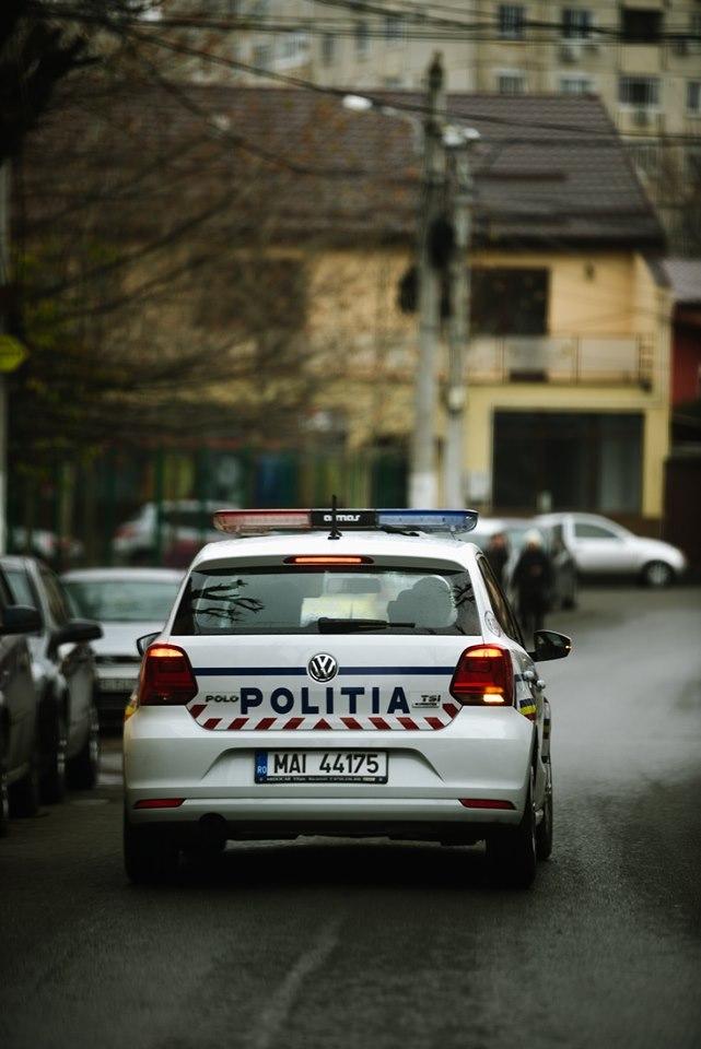 Satu Mare: Poliţiştii au deschis o anchetă după ce un bărbat a fost găsit mort şi legat cu lanţuri &icirc;ntr-o f&acirc;nt&acirc;nă