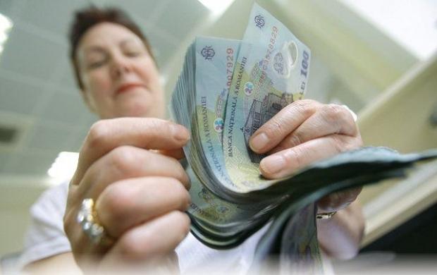Bugetarii care răm&acirc;n fără 25% din salariu. Unele sporuri le-au fost luate din leafa lunară