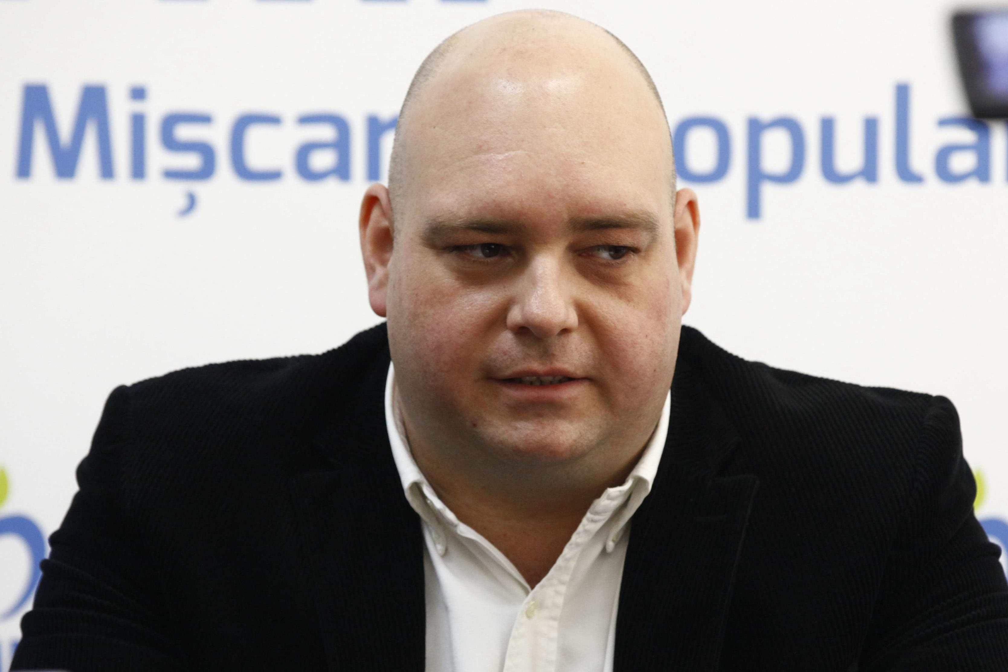 Poliţiştii au suspendat permisul deputatului Marian Mocanu, după ce l-au prins de două ori &icirc;n aceeaşi zi circul&acirc;nd cu viteză excesivă &icirc;n localitate