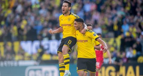 Raphaël Guerreiro şi-a prelungit contractul cu Borussia Dortmund pentru încă trei sezoane
