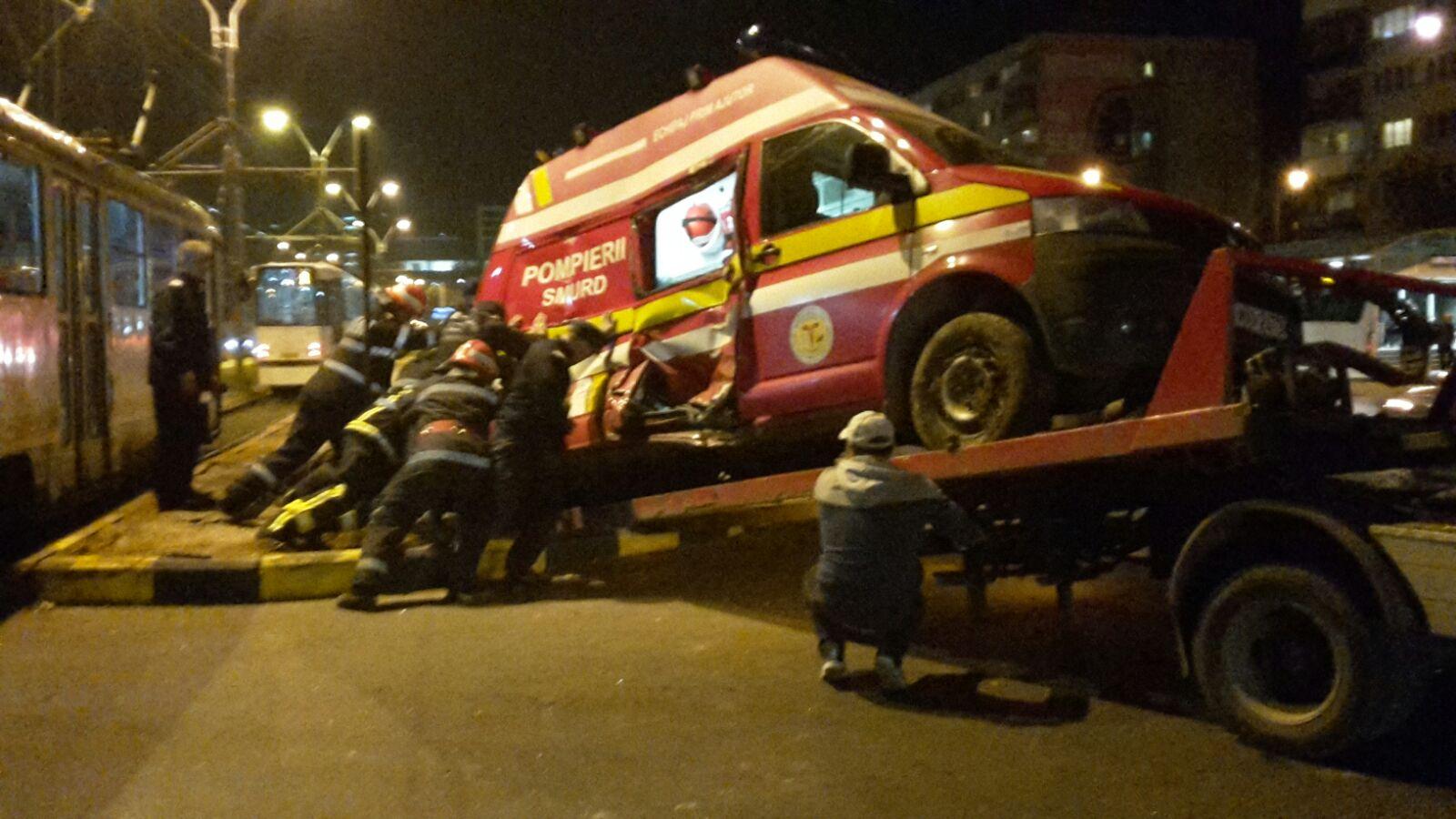 SMURD, apel disperat către șoferi pe pagina de Facebook: "C&acirc;nd mă vezi &icirc;n trafic, nu uita un singur lucru"
