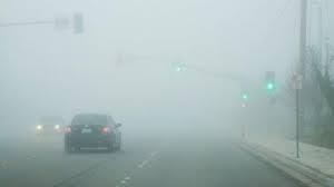 Atenție șoferi! 11 județe aflate sub cod galben de ceață: Ce se &icirc;nt&acirc;mplă cu vremea