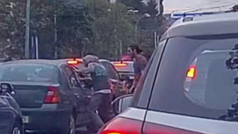 Dezvăluire bombă! S-a aflat de ce pasagerii din mașină au fost bătuți de cei doi tineri, în traficul din București