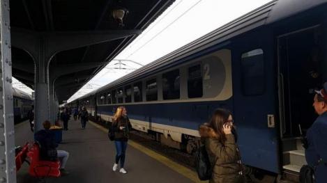 Scumpiri pentru românii care călătoresc cu trenul! De când vor fi nevoiți să dea mai mulți bani