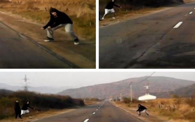 Atenție șoferi! Patru tineri au făcut un gest teribil care ar putea aduce moartea a zeci de persoane pe autostradă!