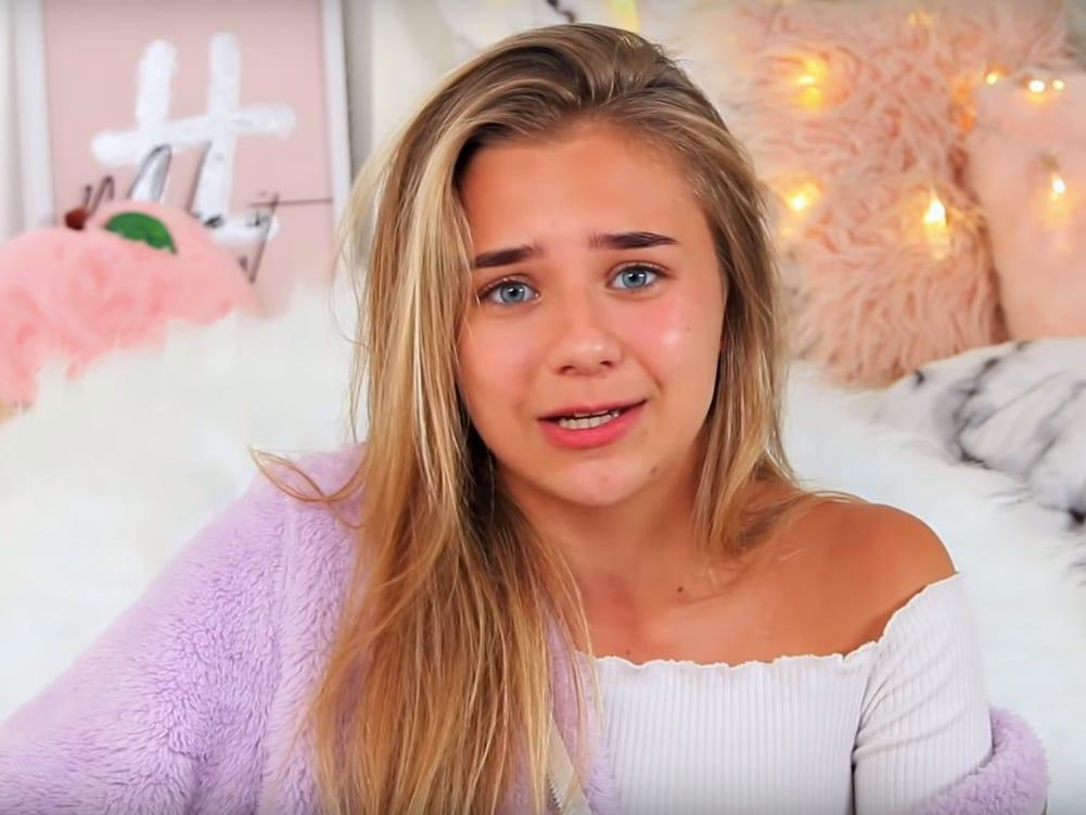 Vloggeriță celebră, amenințată cu pistolul pe stradă