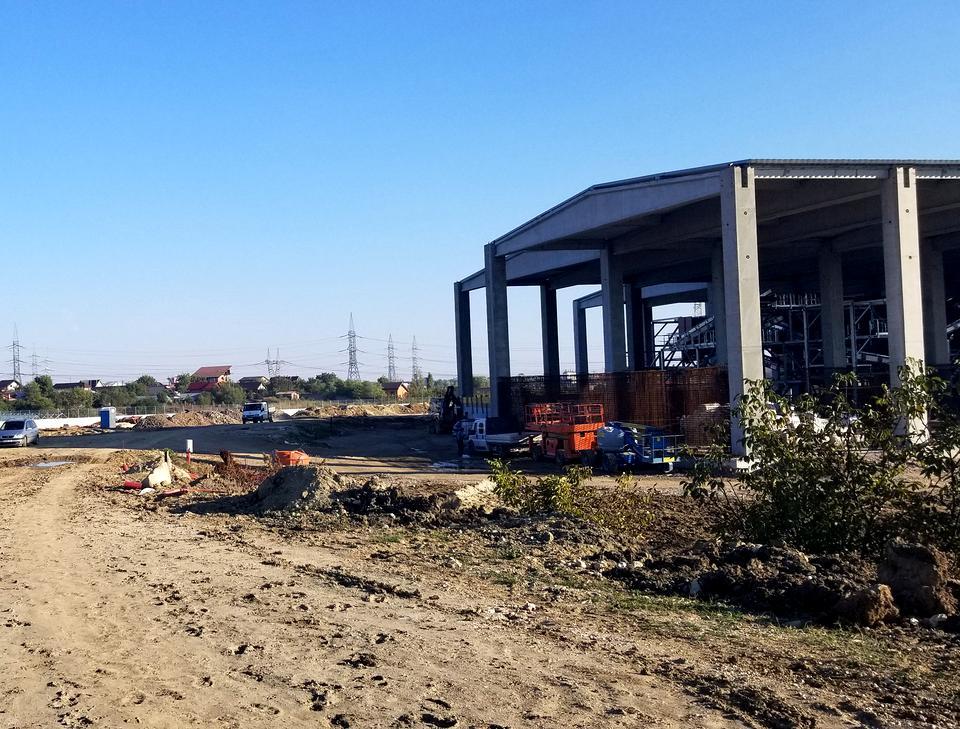 Scandal la marginea Bucureștiului! O stație de sortare a gunoaielor se va construi  la 100 de metri de casele oamenilor din Cățelu!