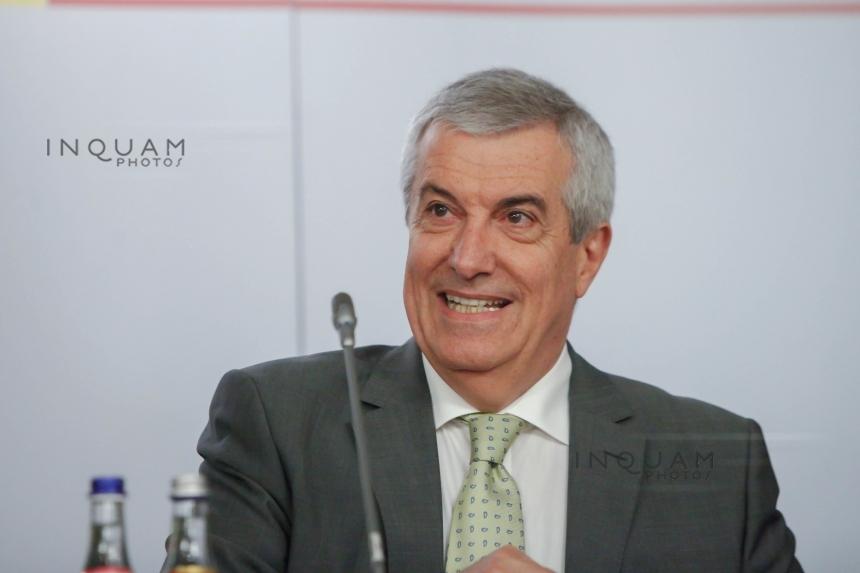 Tăriceanu despre echipa guvernamentală: Se putea un pic mai bine. Nu pot să nu remarc numărul scăzut al doamnelor. Un militar activ la Apărare e o greşeală. Sper ca lipsa de experienţă a miniştrilor să fie compensată de entuziasm
